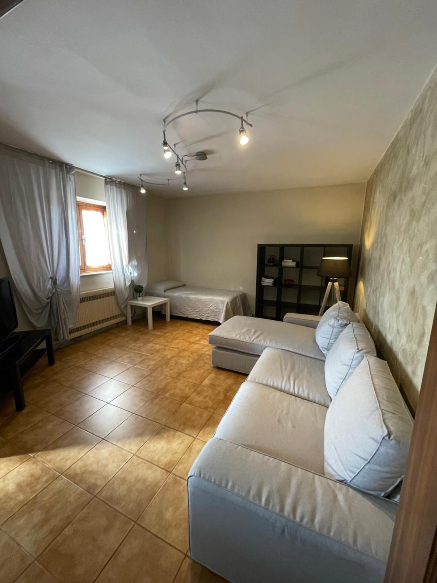 Bettina Urbana Apartment ลุคคา ภายนอก รูปภาพ